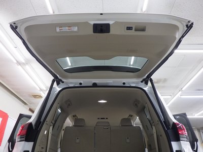 2023 Toyota LAND CRUISER 300 — миниатюра 26