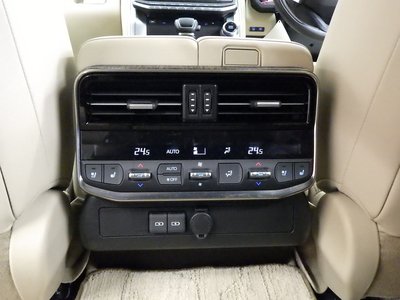 2023 Toyota LAND CRUISER 300 — миниатюра 48