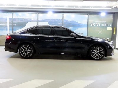 2026 BMW 5 SERIES photo 2