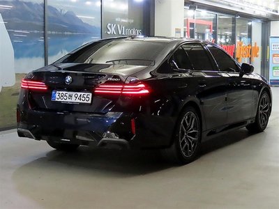2026 BMW 5 SERIES photo 3