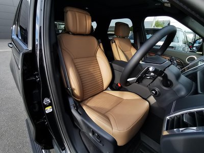 2025 LAND Rover DISCOVERY photo 3