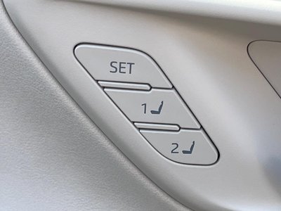 TOYOTA CROWN CROSSOVER - 7