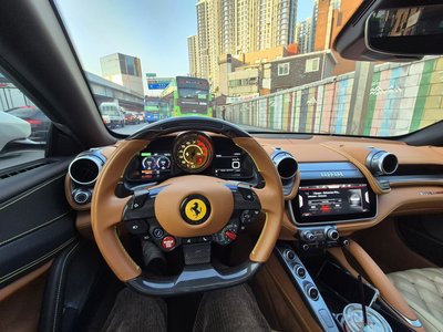 2019 Ferrari GTC4 LUSSO — фото 8