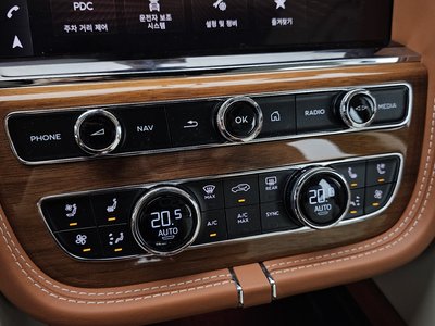 صورة مصغرة 18 لـ 2024 Bentley BENTAYGA
