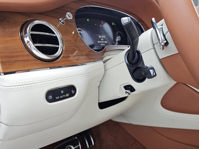 صورة مصغرة 17 لـ 2024 Bentley BENTAYGA