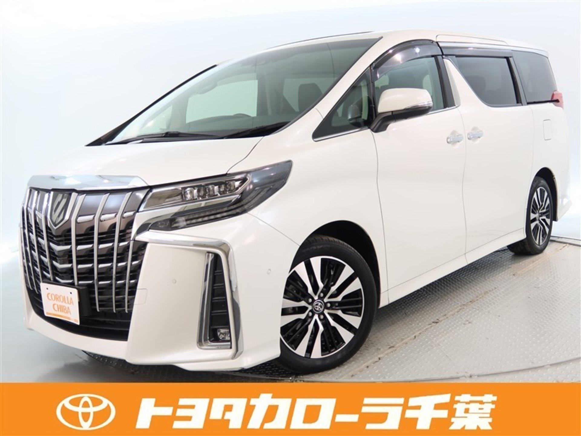 TOYOTA ALPHARD - View 1