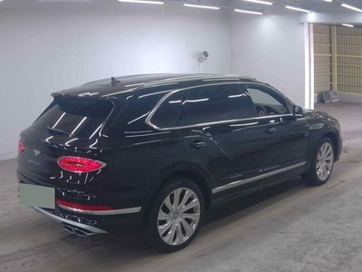 2024 Bentley BENTAYGA photo 5