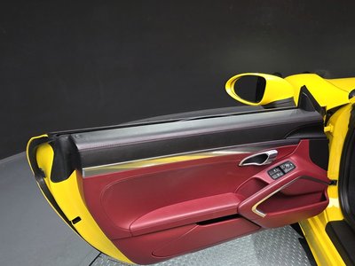 2018 Porsche 718 thumbnail 14