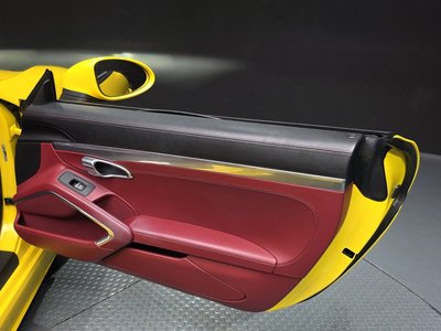 2018 Porsche 718 thumbnail 15