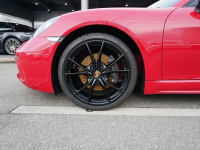 2018 Porsche 718 thumbnail 36
