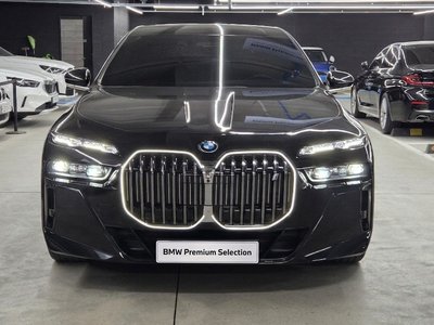 BMW I7 - 2