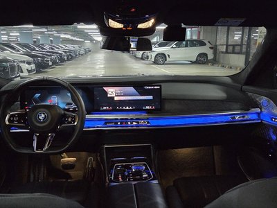 BMW I7 - 4