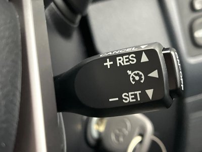 TOYOTA LAND CRUISER 70 - 6