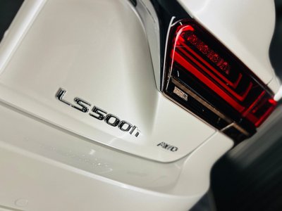 2023 Lexus LS — миниатюра 22