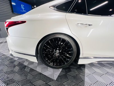 2023 Lexus LS — миниатюра 16