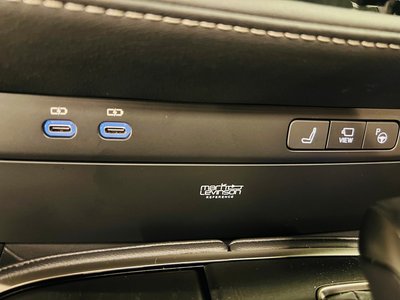 2023 Lexus LS — миниатюра 39