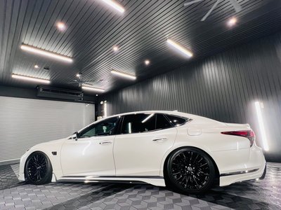 2023 Lexus LS — миниатюра 11