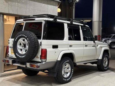 TOYOTA LAND CRUISER 70 - 4