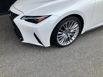 2023 Lexus IS — миниатюра 28