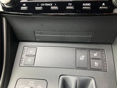 2023 Lexus IS — миниатюра 11