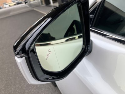 2023 Lexus IS — миниатюра 15