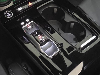صورة 7 لـ 2025 AUDI Q6 E-TRON