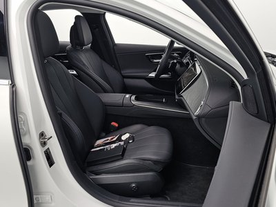 MERCEDES-BENZ E-CLASS - 10