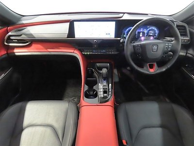 2024 Toyota CROWN SPORT photo 3