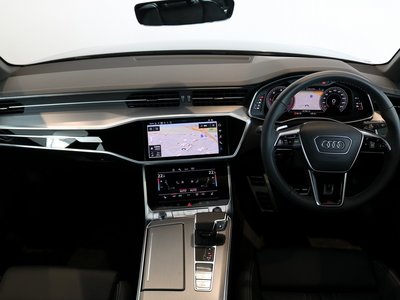 2025 AUDI A6 AVANT photo 6