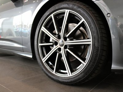 2025 AUDI A6 AVANT photo 7
