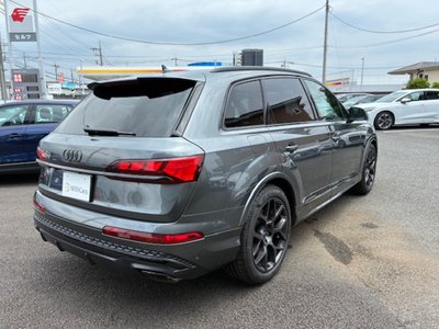 AUDI Q7 - 8