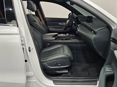 2021 Genesis GV70 — миниатюра 17