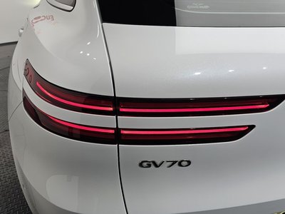 2021 Genesis GV70 photo 10