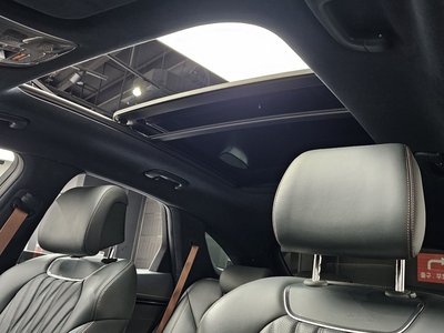2021 Genesis GV70 — миниатюра 25