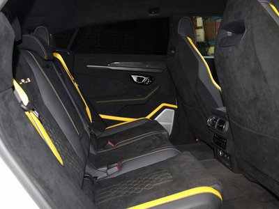 2023 Lamborghini URUS — миниатюра 33