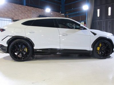 2023 Lamborghini URUS — фото 9