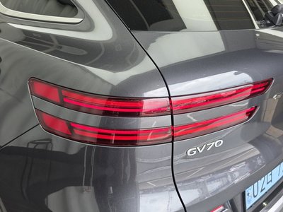 2022 Genesis ELECTRIFIED GV70 photo 10