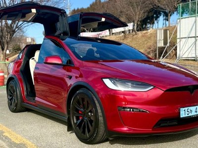 TESLA MODEL X - 6