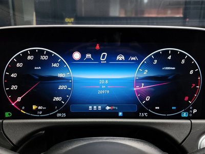 MERCEDES-BENZ E-CLASS - 8