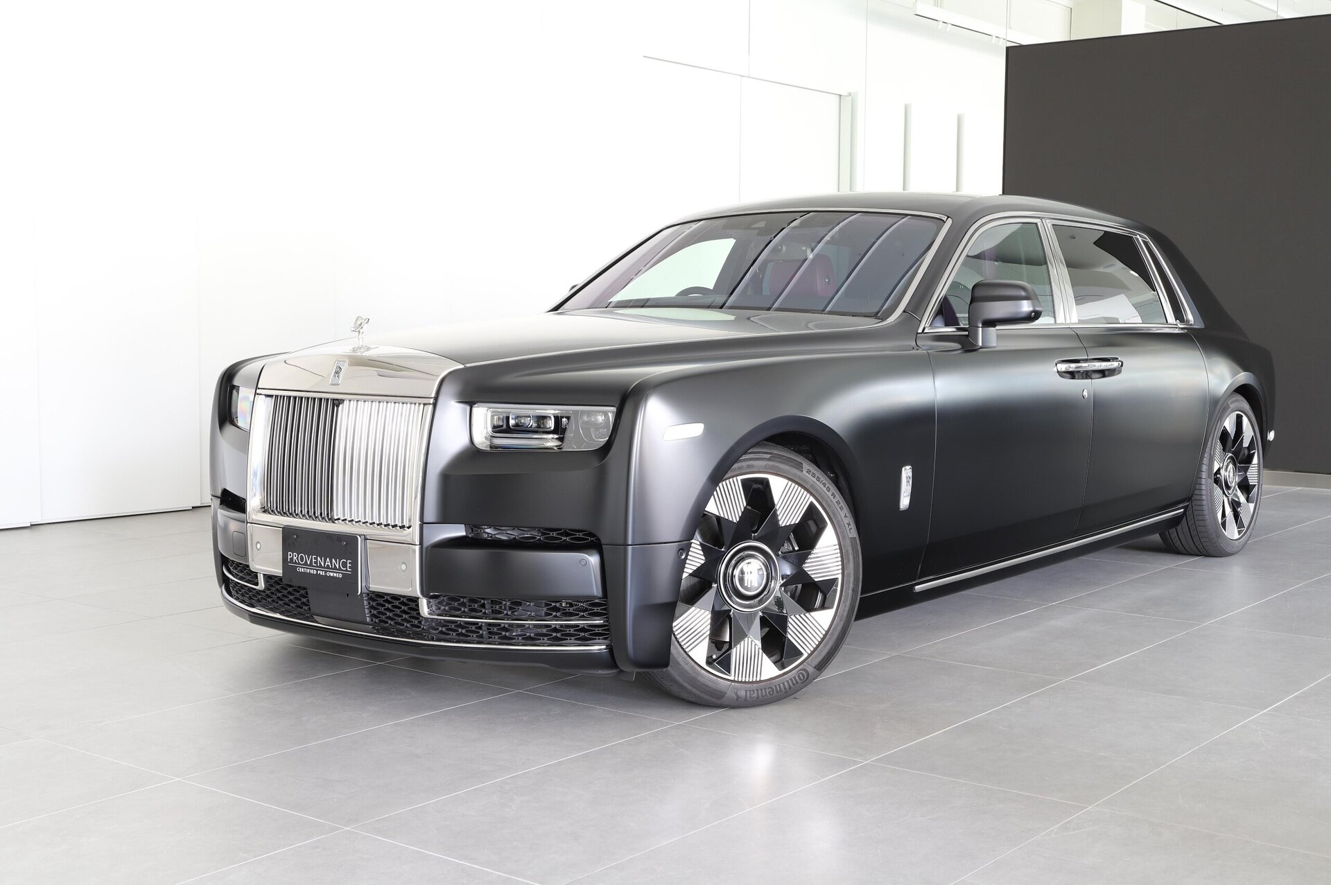 ROLLS ROYCE PHANTOM - View 1
