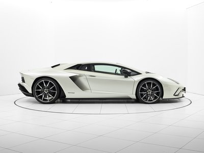 LAMBORGHINI AVENTADOR - 5