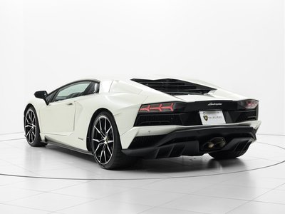 LAMBORGHINI AVENTADOR - 7