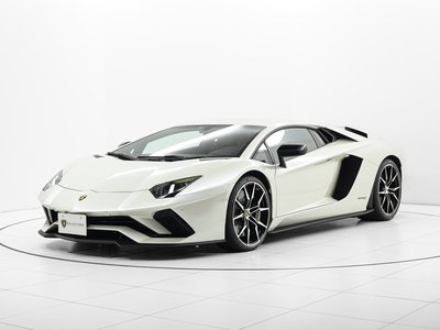 LAMBORGHINI AVENTADOR - 4