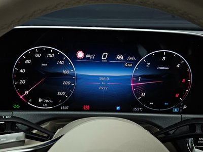 MERCEDES-BENZ E-CLASS - 8