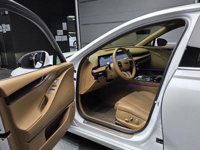 2025 Genesis G80 (RG3) thumbnail 11