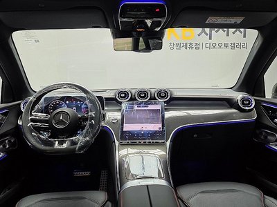 MERCEDES-BENZ GLC - 10