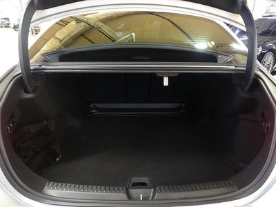 MERCEDES-BENZ E-CLASS - 3