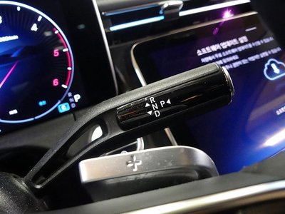 MERCEDES-BENZ E-CLASS - 9