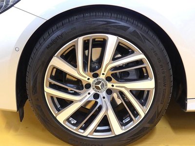 MERCEDES-BENZ E-CLASS - 6