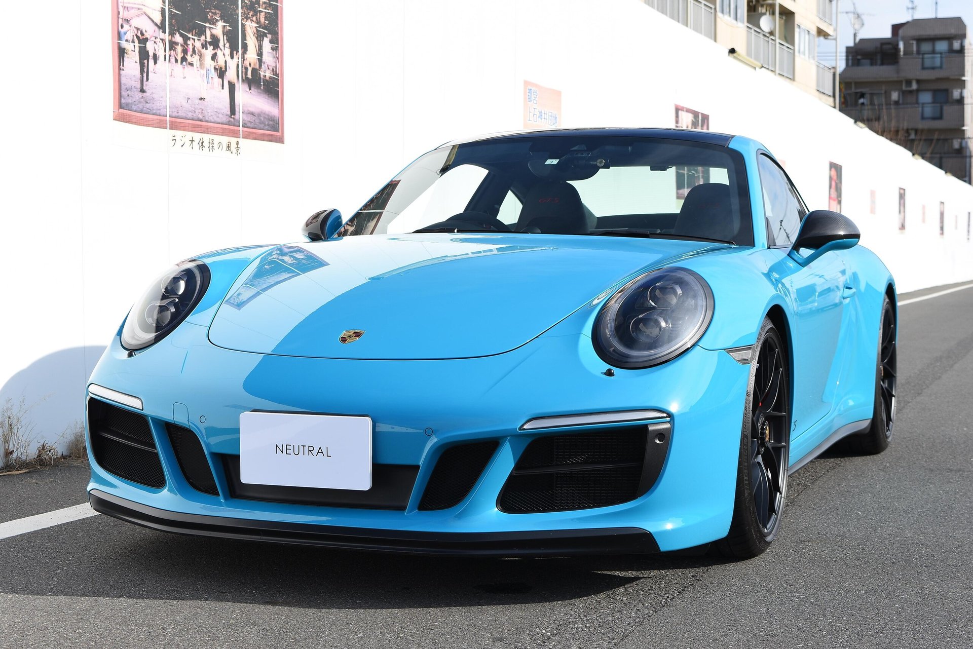 PORSCHE 911 - View 1